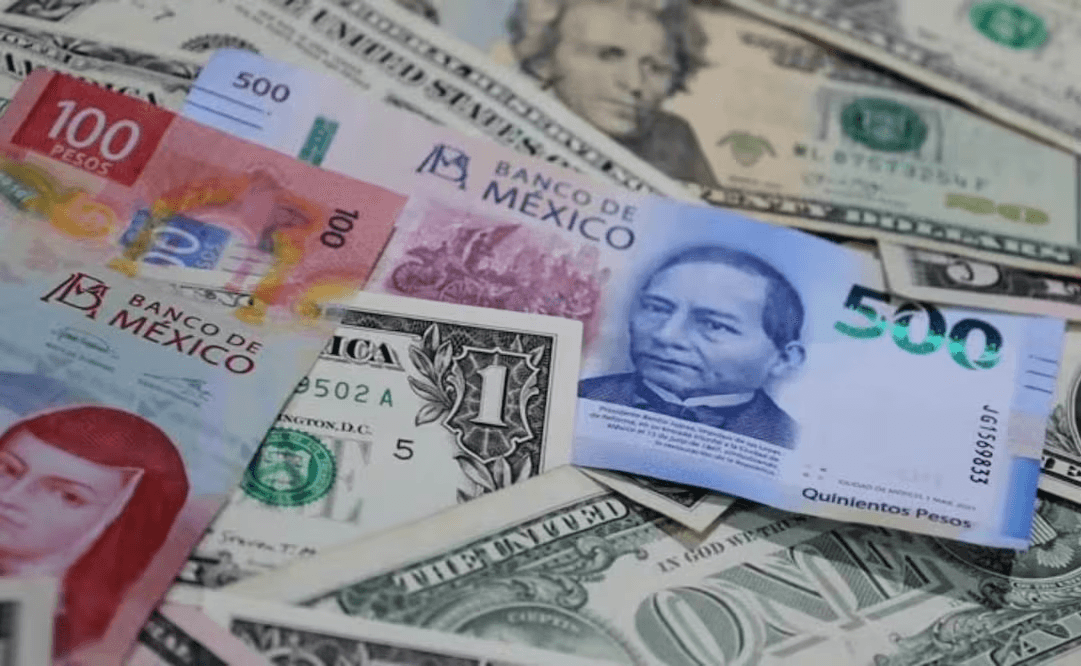 Dólar rasguña los 18 pesos; suma 30 centavos en 2 días