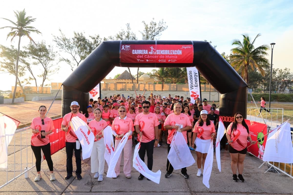 Realizan carrera atlética por la sensibilización sobre el cáncer de mama