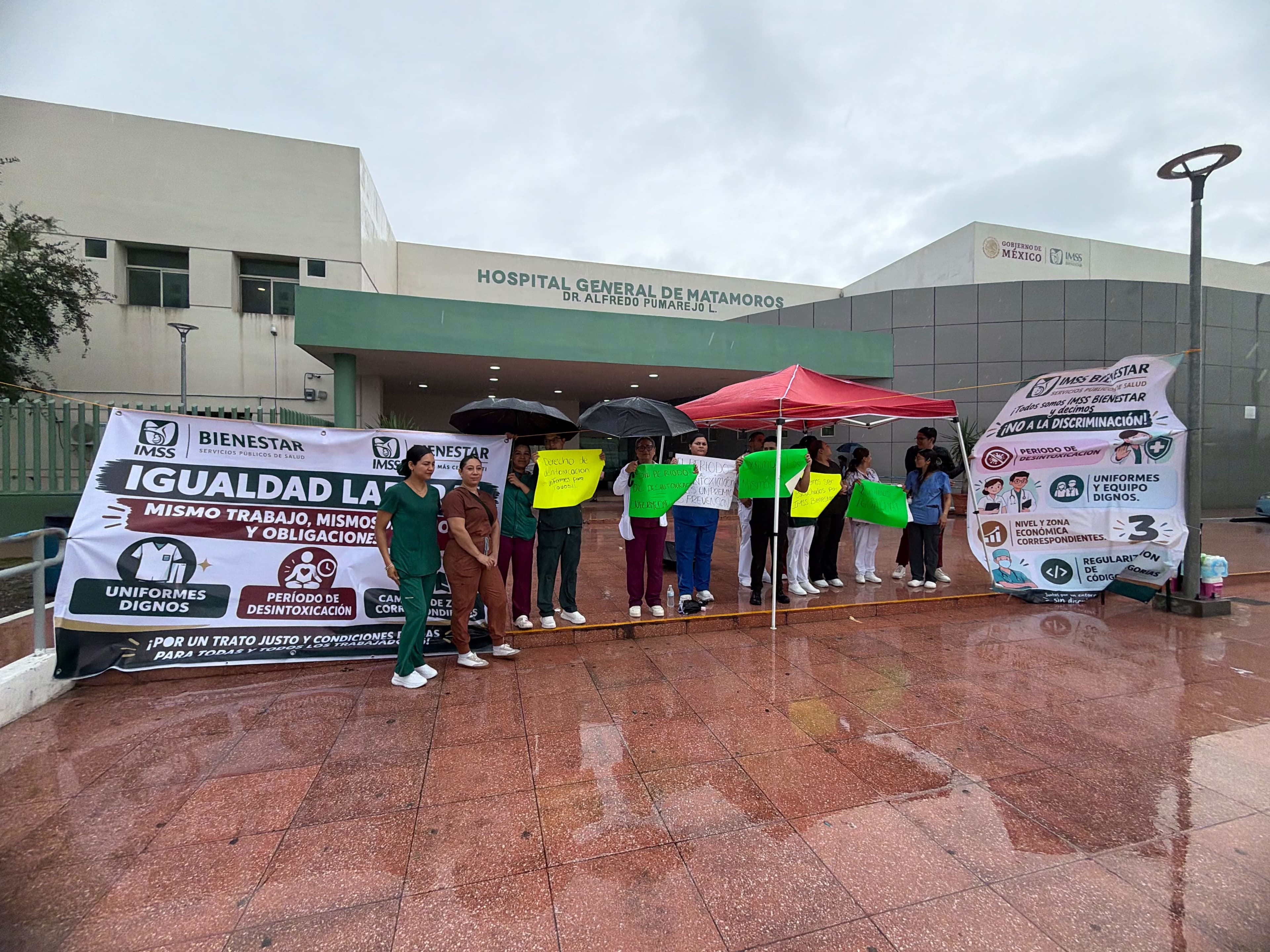 Trabajadores del Hospital General de Matamoros protestan para exigir igualdad de derechos laborales