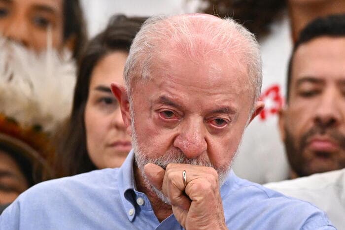 Lula admite fallas en su campaña y reorganiza equipo