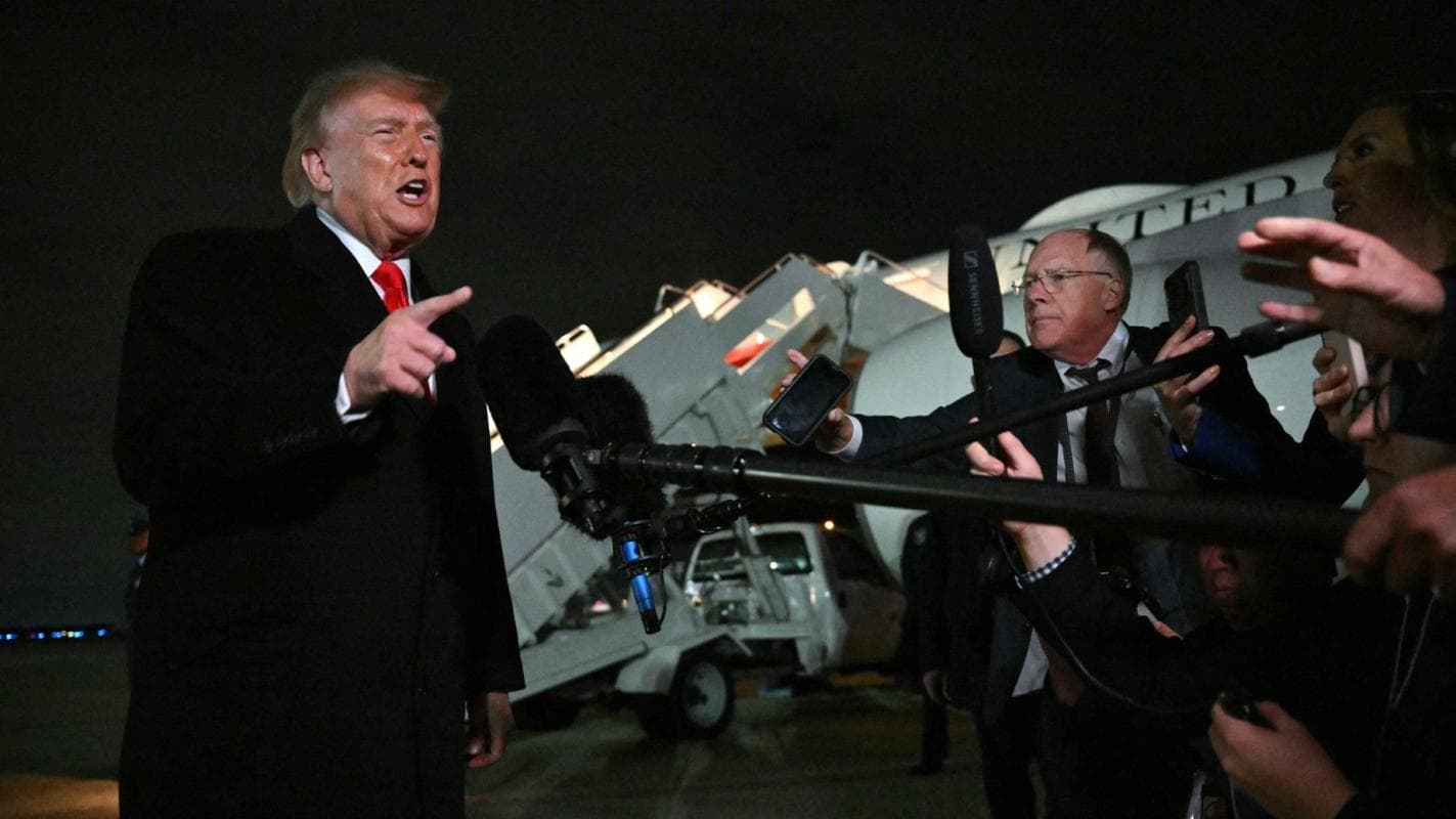 Nuevo ataque de Trump contra medios, indagan a cinco cadenas de TV