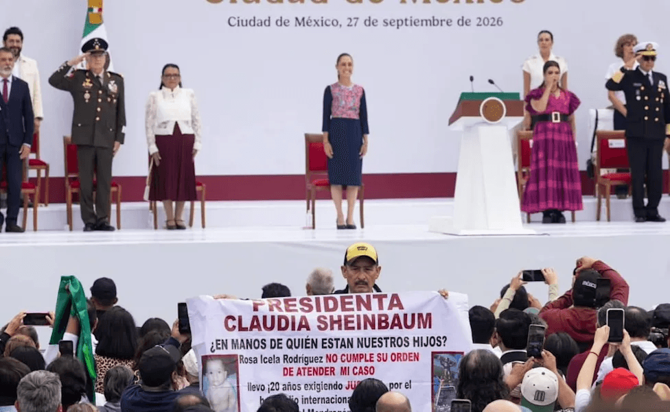 Retiran a manifestante de evento de Sheinbaum