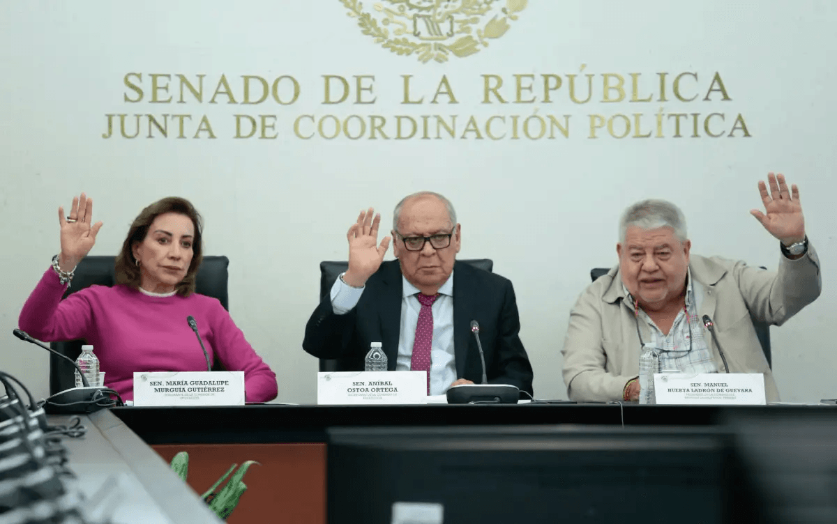 Avanza en el Senado prohibir celulares en educación básica