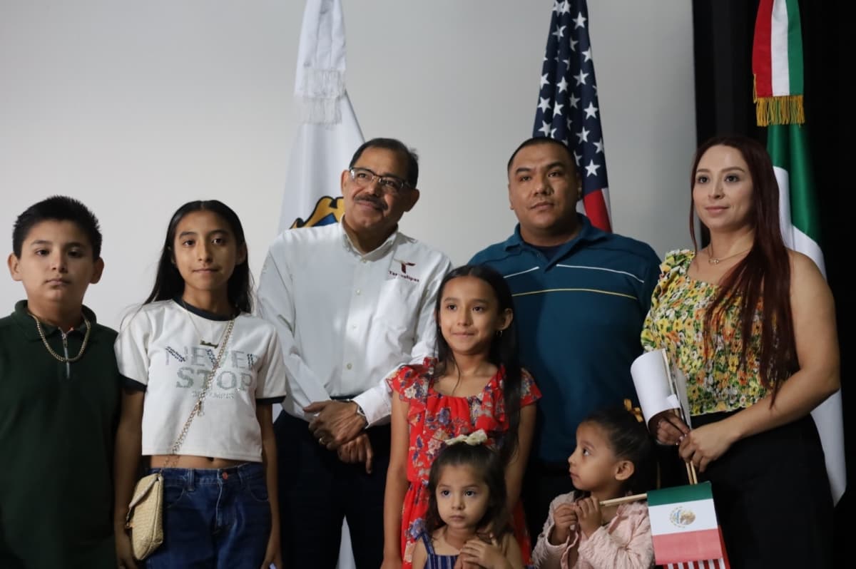 Entrega ITM actas de doble nacionalidad a niñas, niños y adolescentes