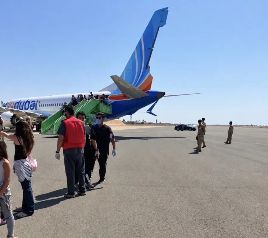 Avión con destino a Israel aterriza en Arabia Saudita luego de que un piloto apuñalara a su compañero