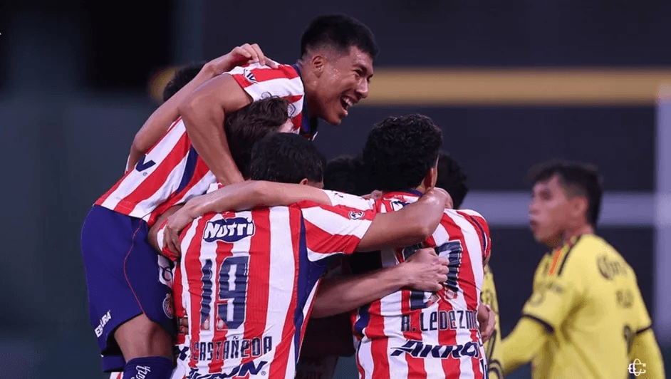 Chivas vence al América en California