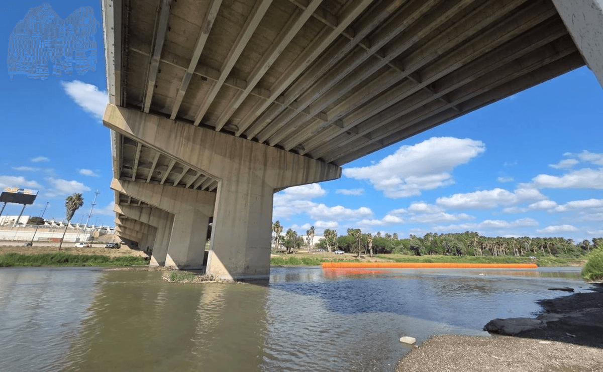 Coloca EU boyas en el río Bravo frente a N. Laredo