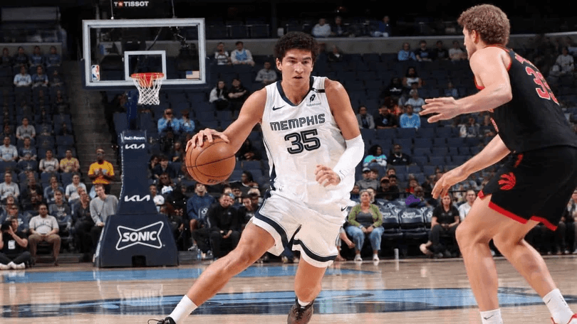 Karim López debuta con los Grizzlies de la NBA