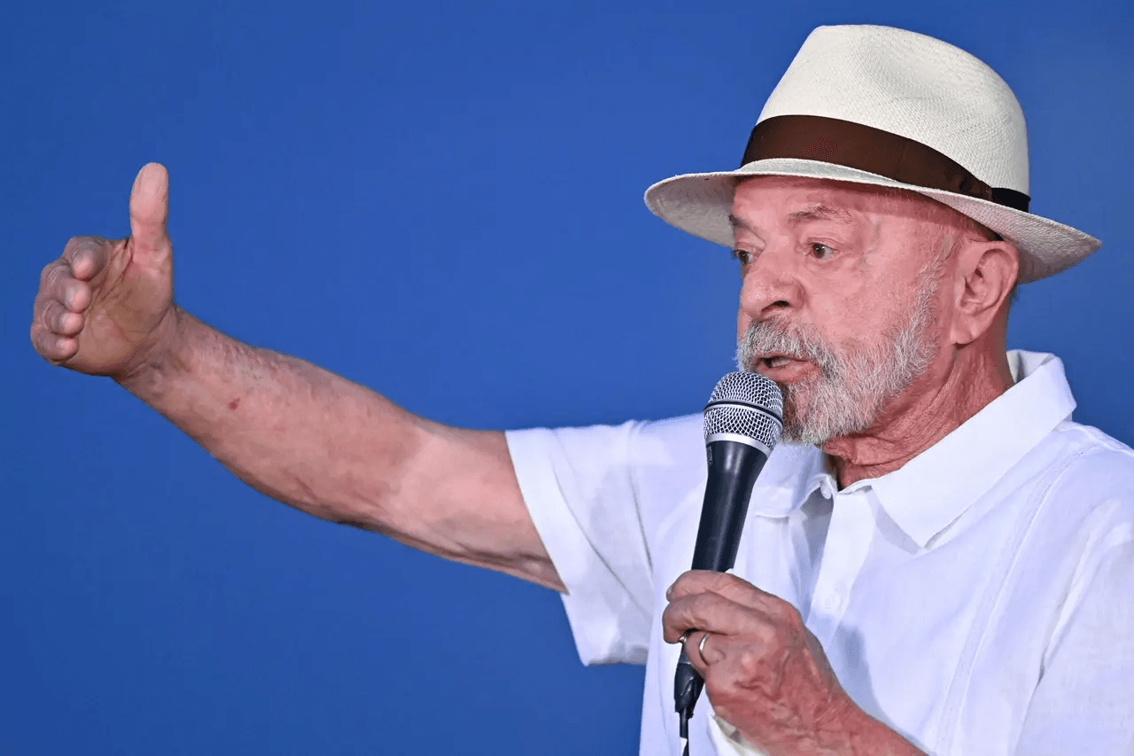 Lula critica la salida de Flavio Bolsonaro a EU